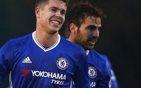 Tiền vệ Marco Van Ginkel chia tay Chelsea sau 8 năm gắn bó