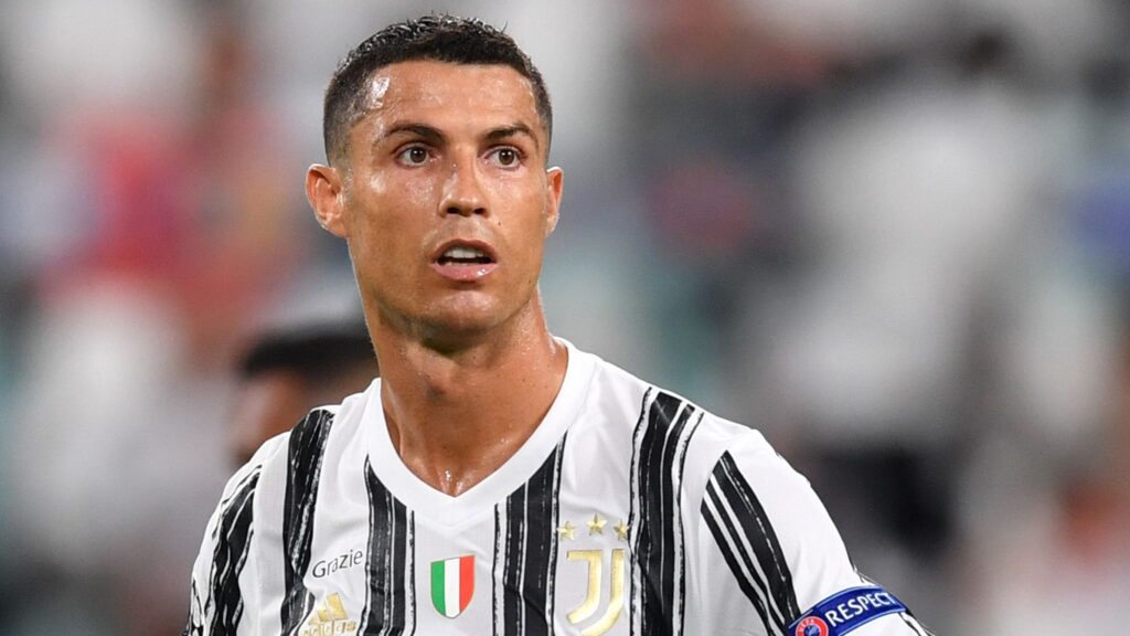 Ronaldo bị hạ bệ ở chiến dịch tuyển truyền áo đấu