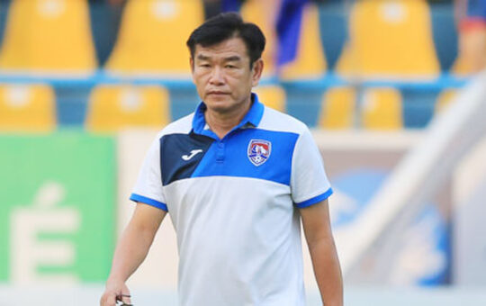 Phan Thanh Hùng chia tay đội bóng Bình Dương vì sức khỏe