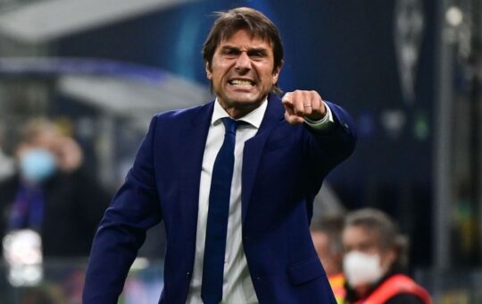 Tottenham ký hợp đồng với HLV Antonio Conte