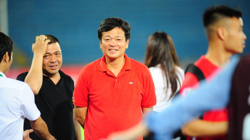 Bầu Hoàn thuyết phục cựu tuyển thủ về đá cho Hải Phòng