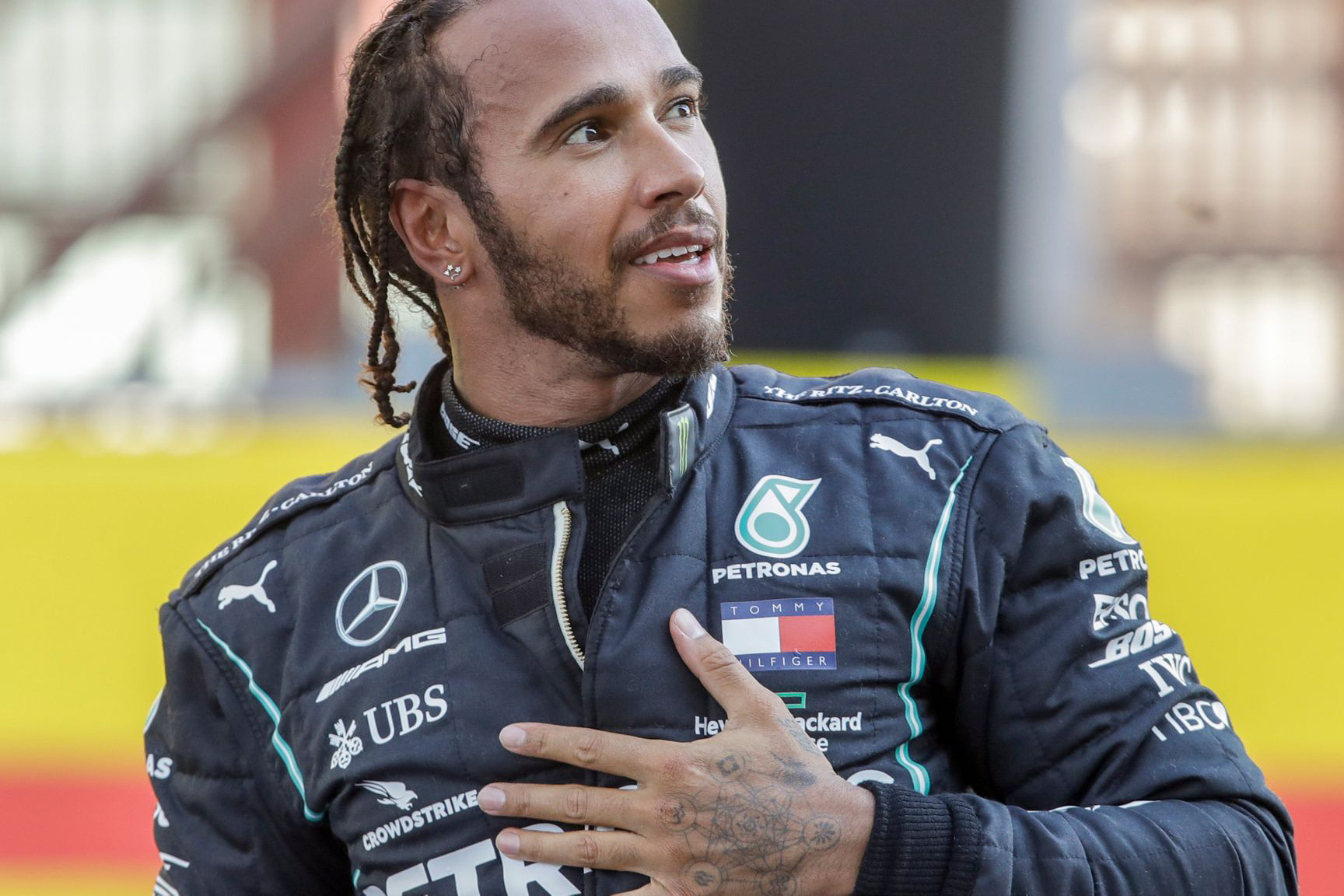 Tay đua Lewis Hamilton