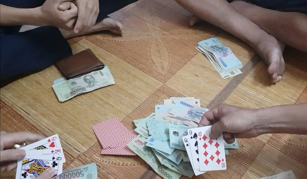 đánh bạc tại nhà